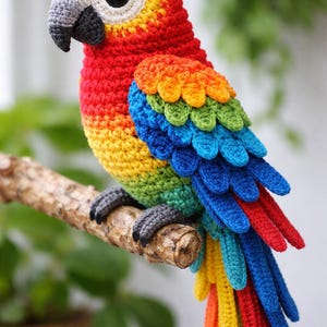 Crochet Macaw Pattern: Realistic Amigurumi Parrot (Digital multilingual PDF)
