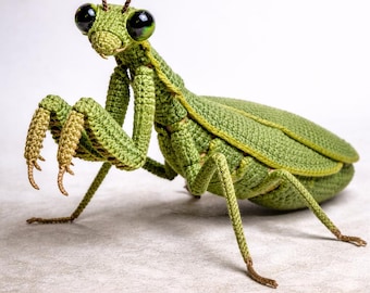 Realist Mantis PDF Crochet Pattern Multilingual Advanced Amigurumi Poseable Insect Art Doll Tutorial