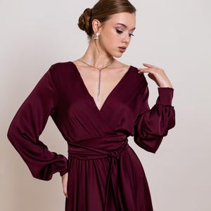 Maroon Dress Wedding Guest Long Sleeve Bridesmaid Dresses Long Dress V-Neck Made-To-Order Evening Gowns For Women Flowing Maxi Satin Gown