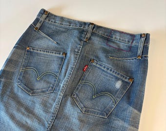 Vintage Levi's Engineered Loose Cut Jeans Cinch Back / American