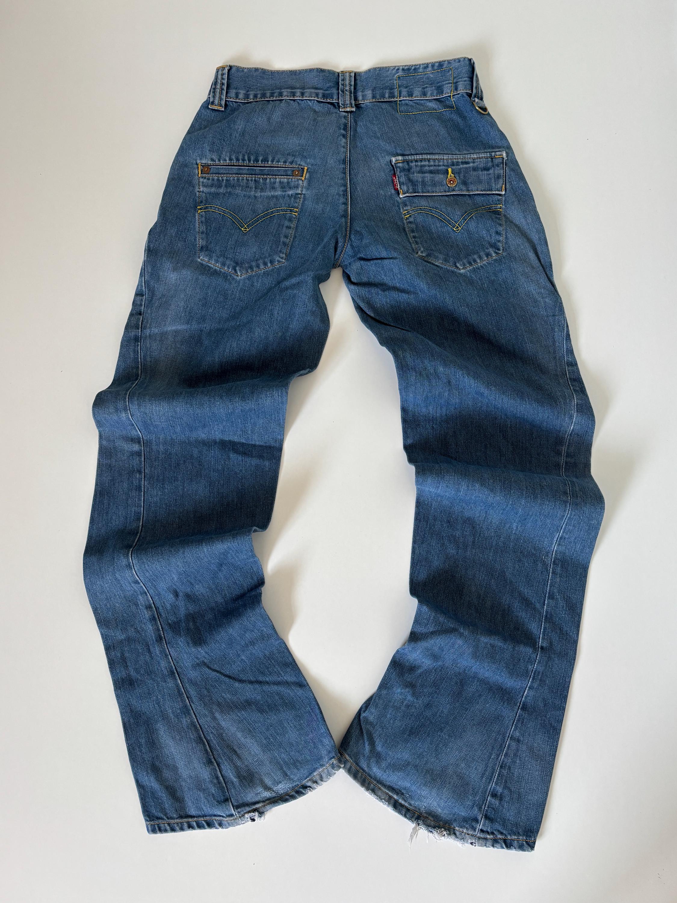 Levi's 0659 Twisted Leg Jeans: Y2K Vintage Light Wash Denim W28