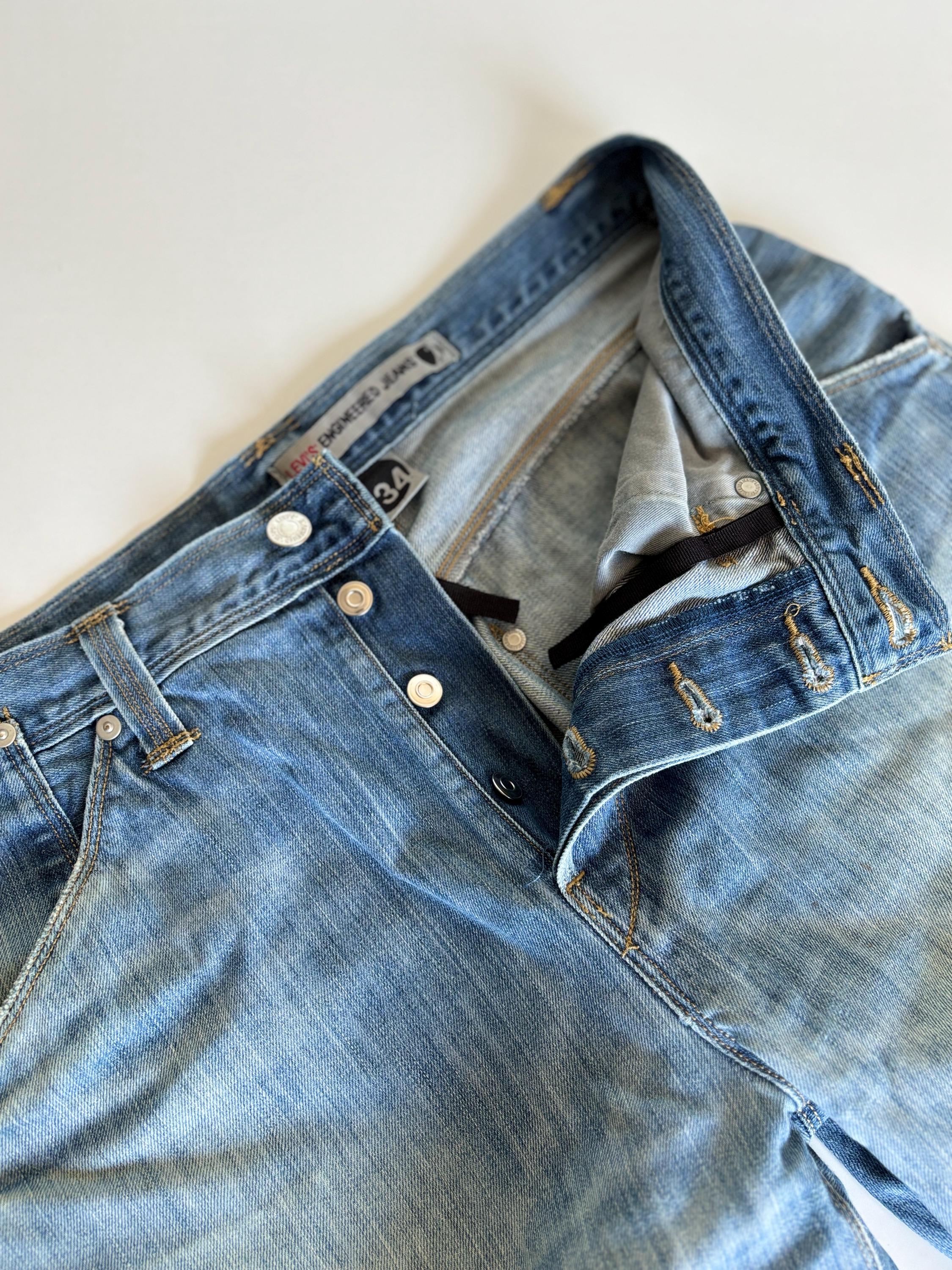 Vintage Levi's Engineered Jeans Shorts: Y2K Light Blue Denim, W34