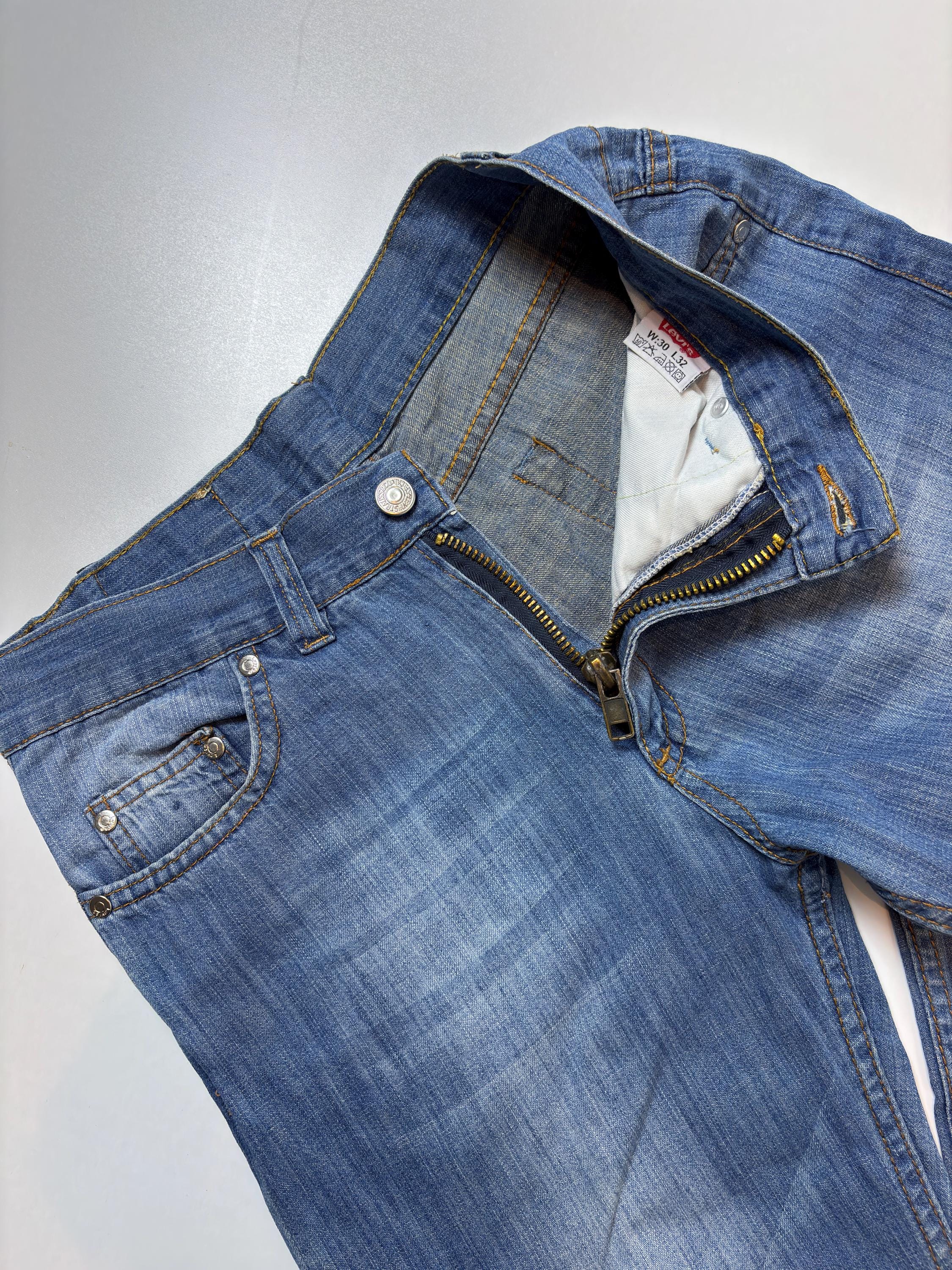 Vintage Levi's Engineered Jeans: Y2K Archive Denim, Straight Fit