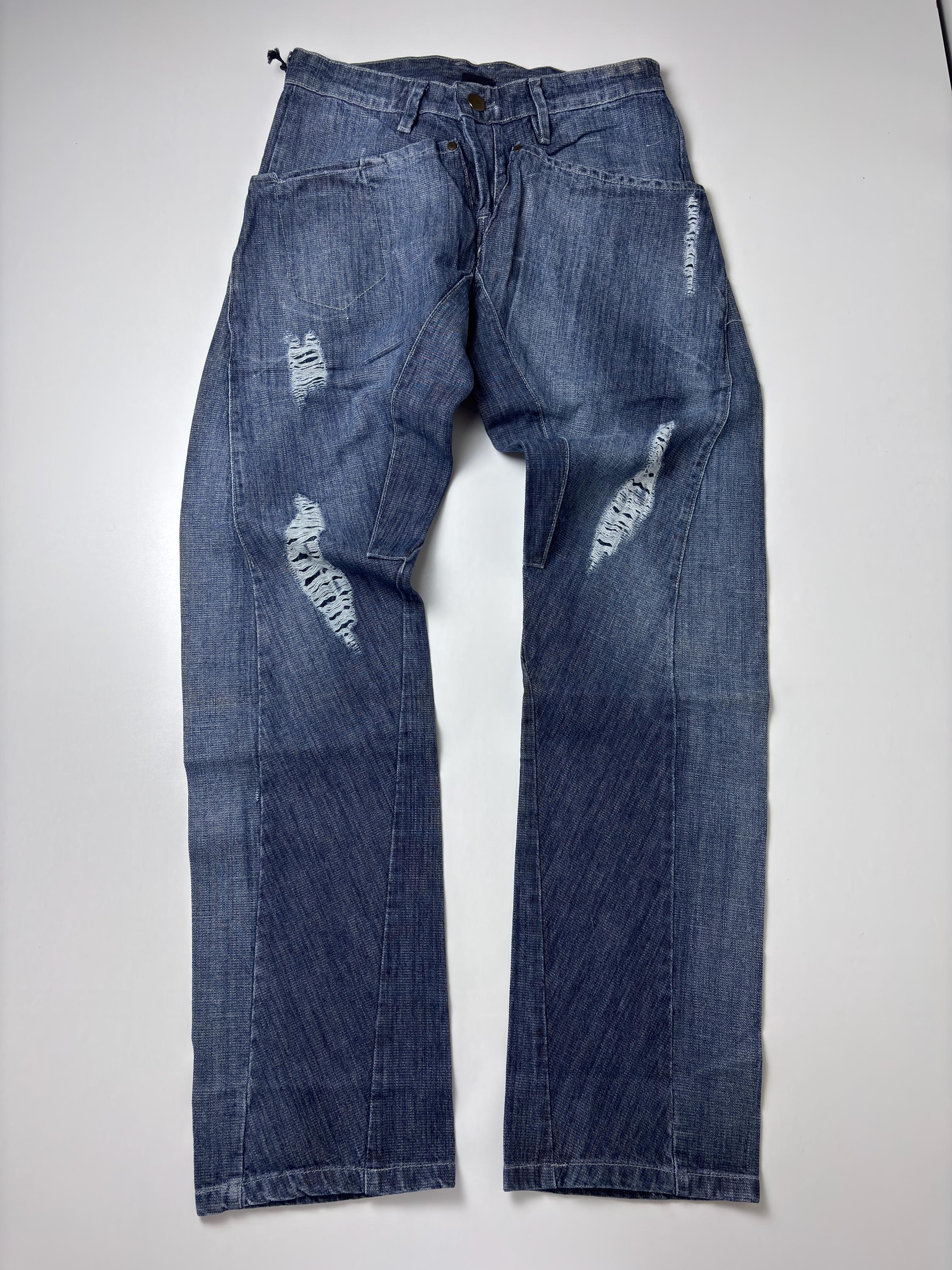 Vintage Levi's Engineered Jeans: Twisted Leg Distressed Denim (W38