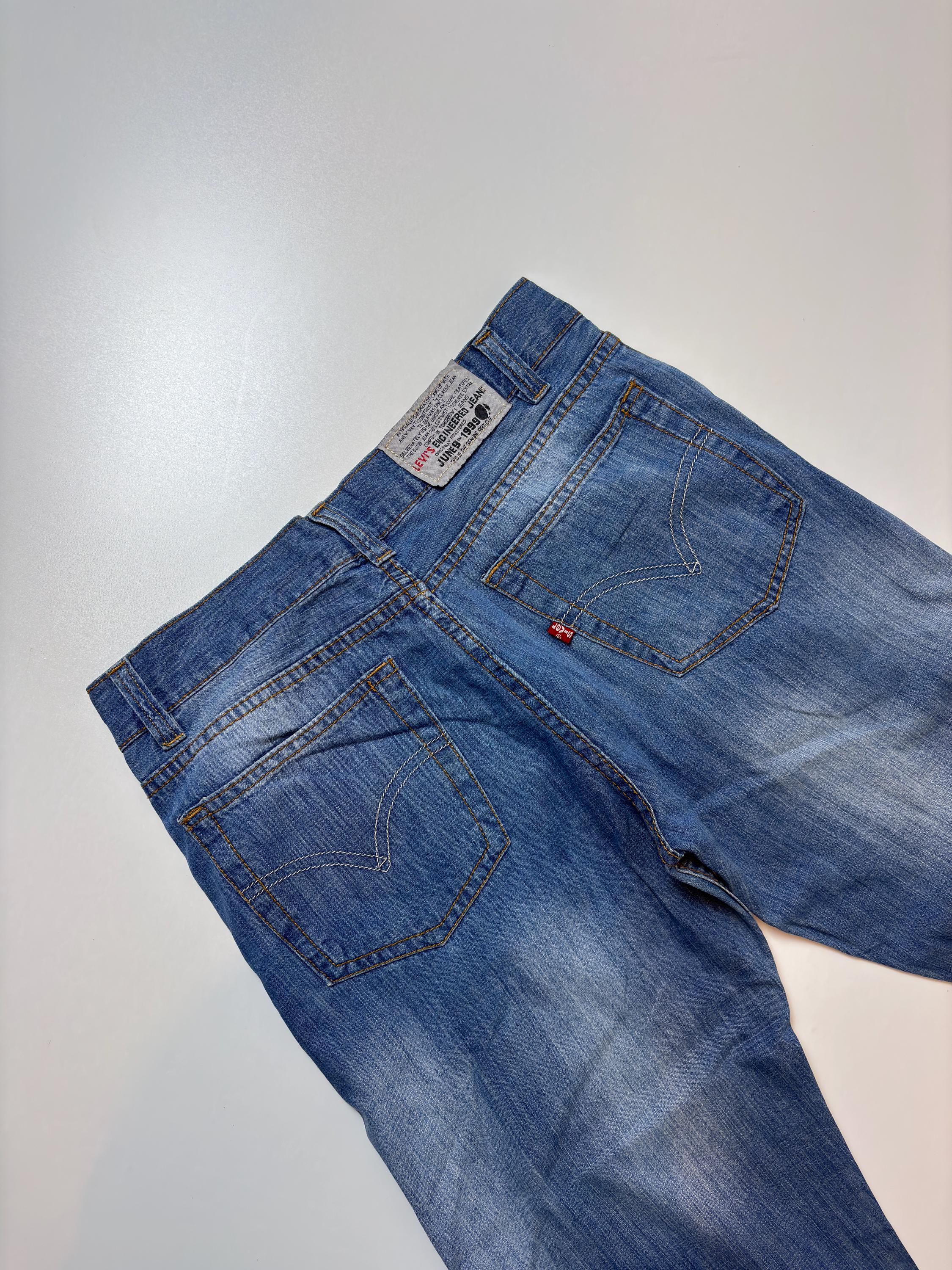Vintage Levi's Engineered Jeans: Y2K Archive Denim, Straight Fit