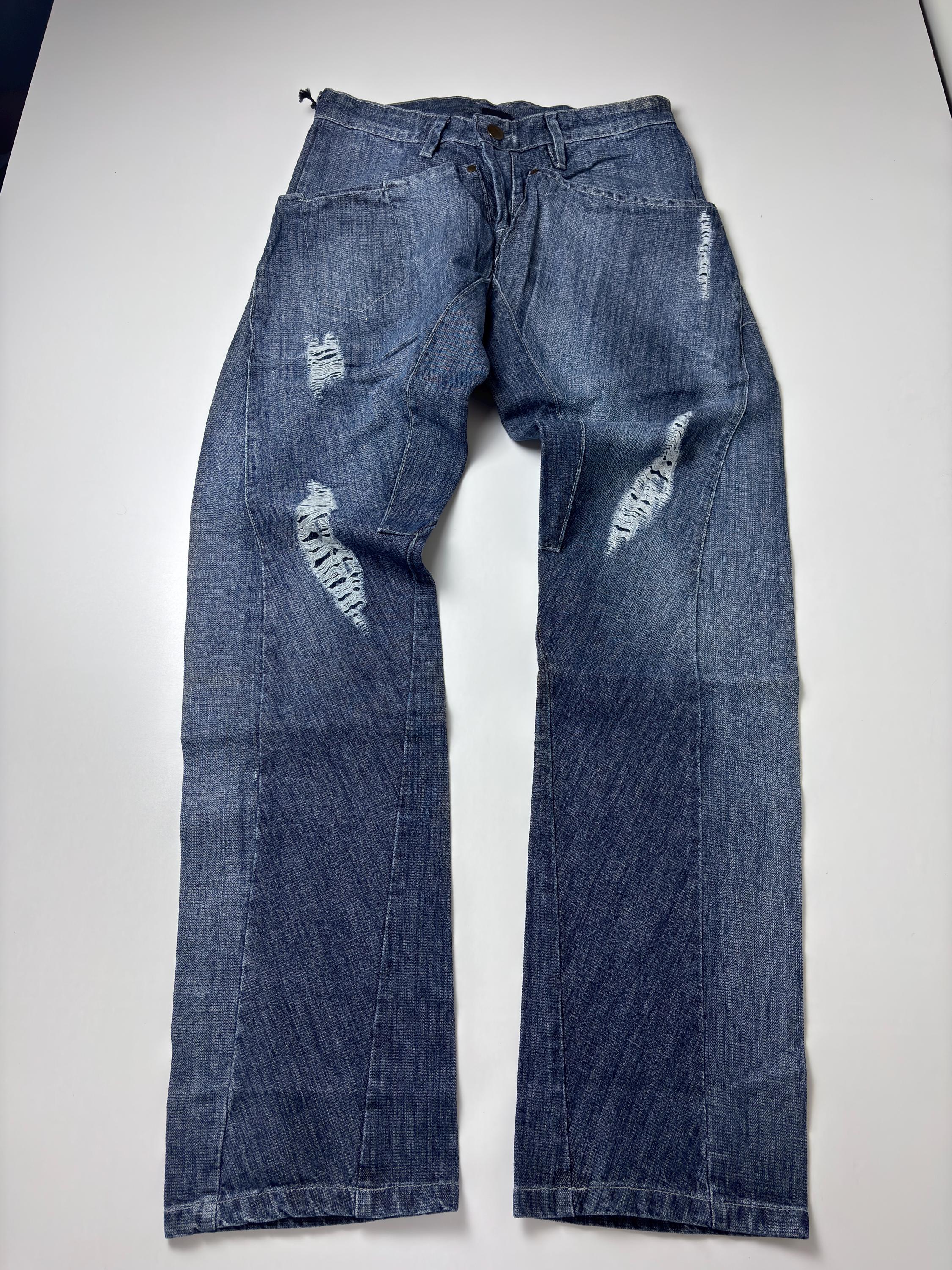 Vintage Levi's Engineered Jeans: Twisted Leg Distressed Denim (W38