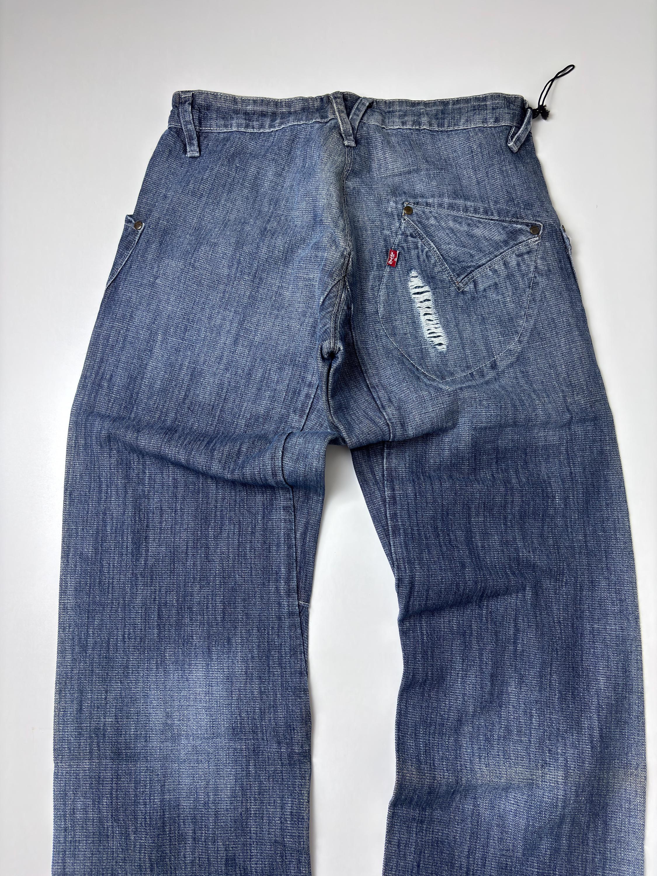 Vintage Levi's Engineered Jeans: Twisted Leg Distressed Denim (W38