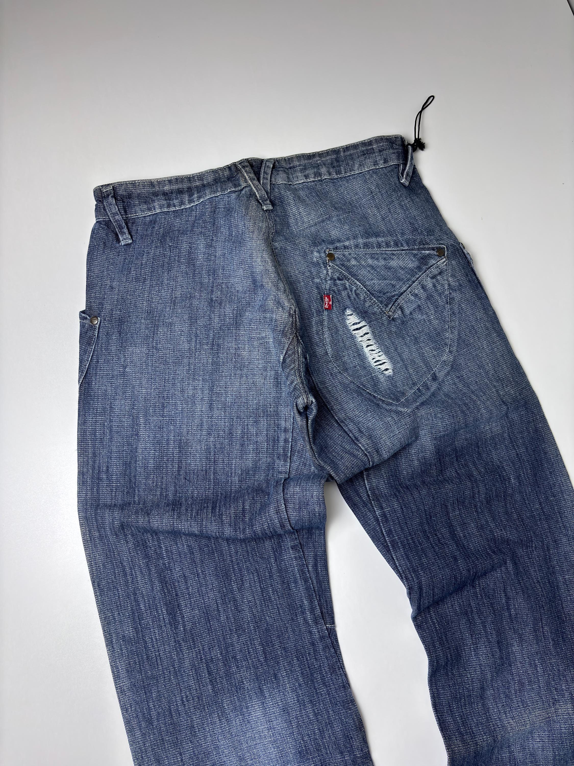 Vintage Levi's Engineered Jeans: Twisted Leg Distressed Denim (W38