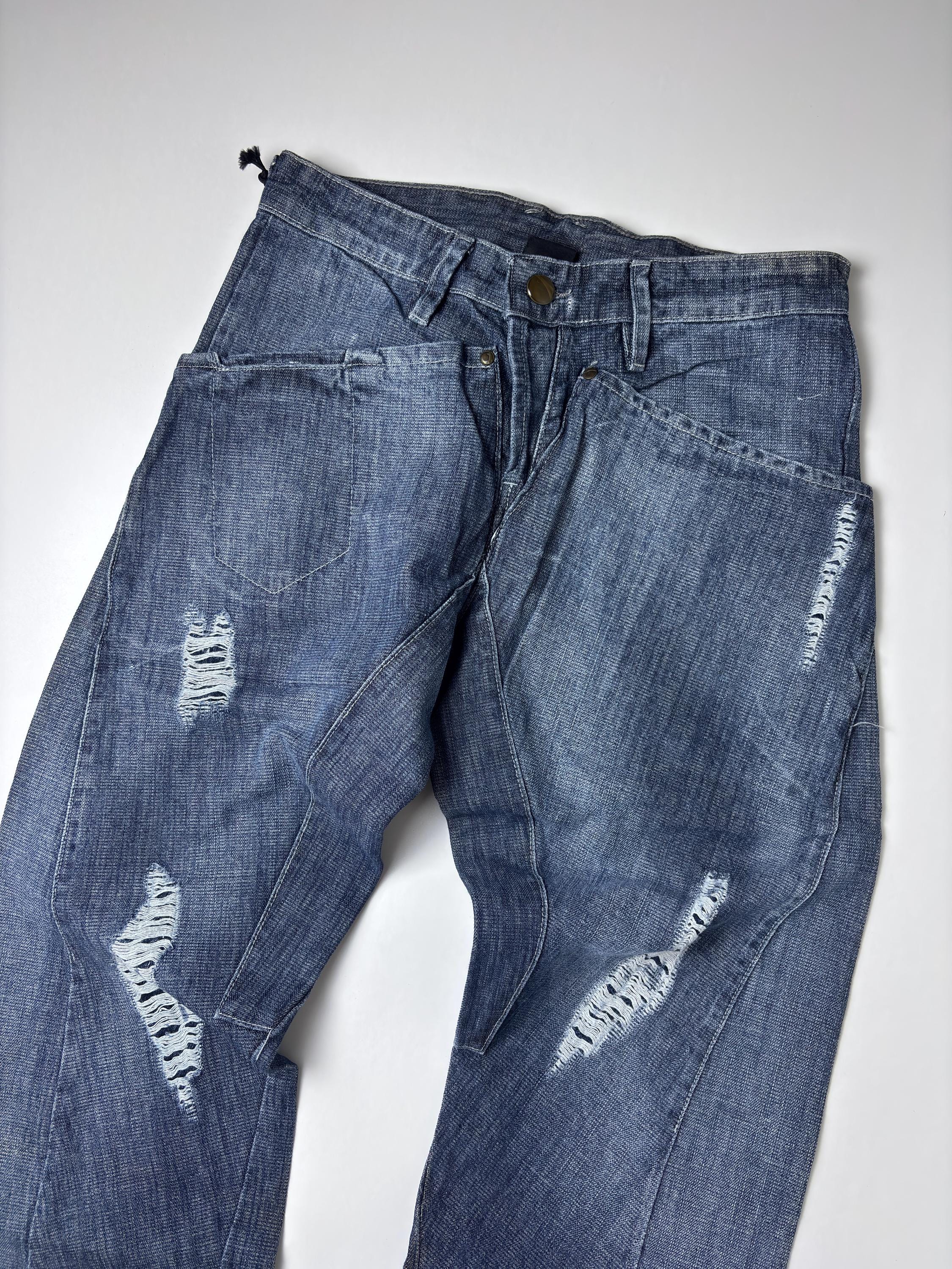 Vintage Levi's Engineered Jeans: Twisted Leg Distressed Denim (W38