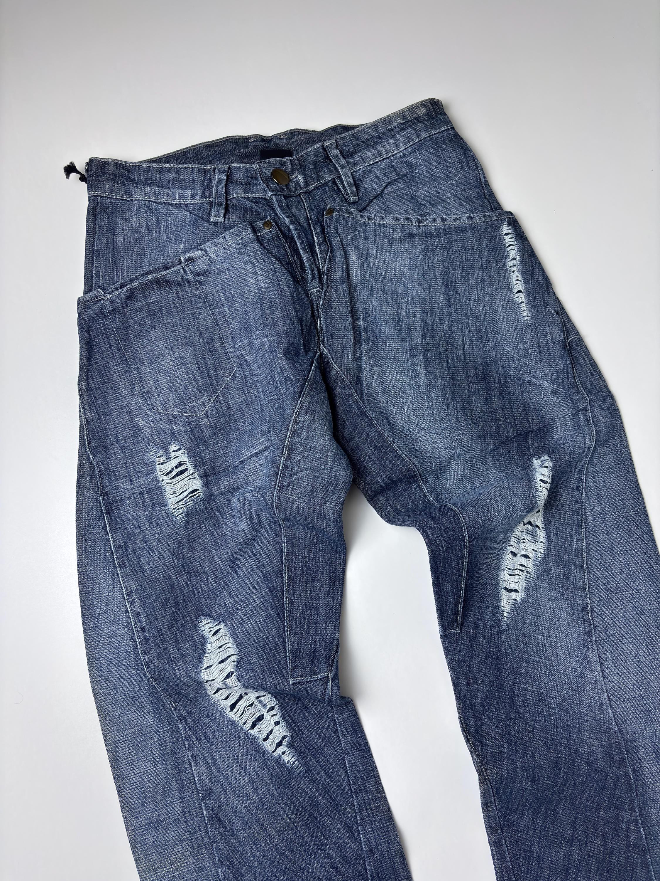 Vintage Levi's Engineered Jeans: Twisted Leg Distressed Denim (W38
