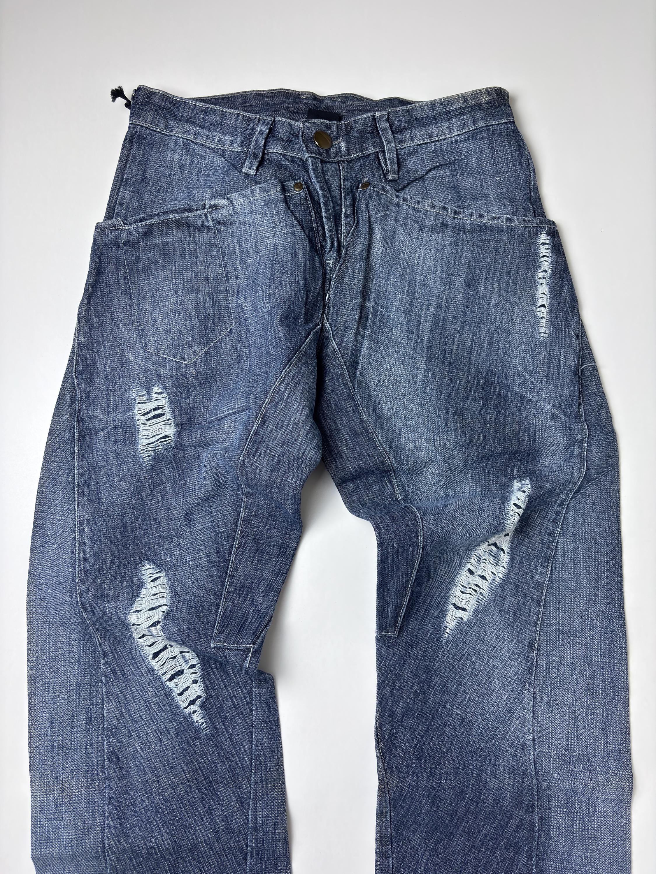 Vintage Levi's Engineered Jeans: Twisted Leg Distressed Denim (W38