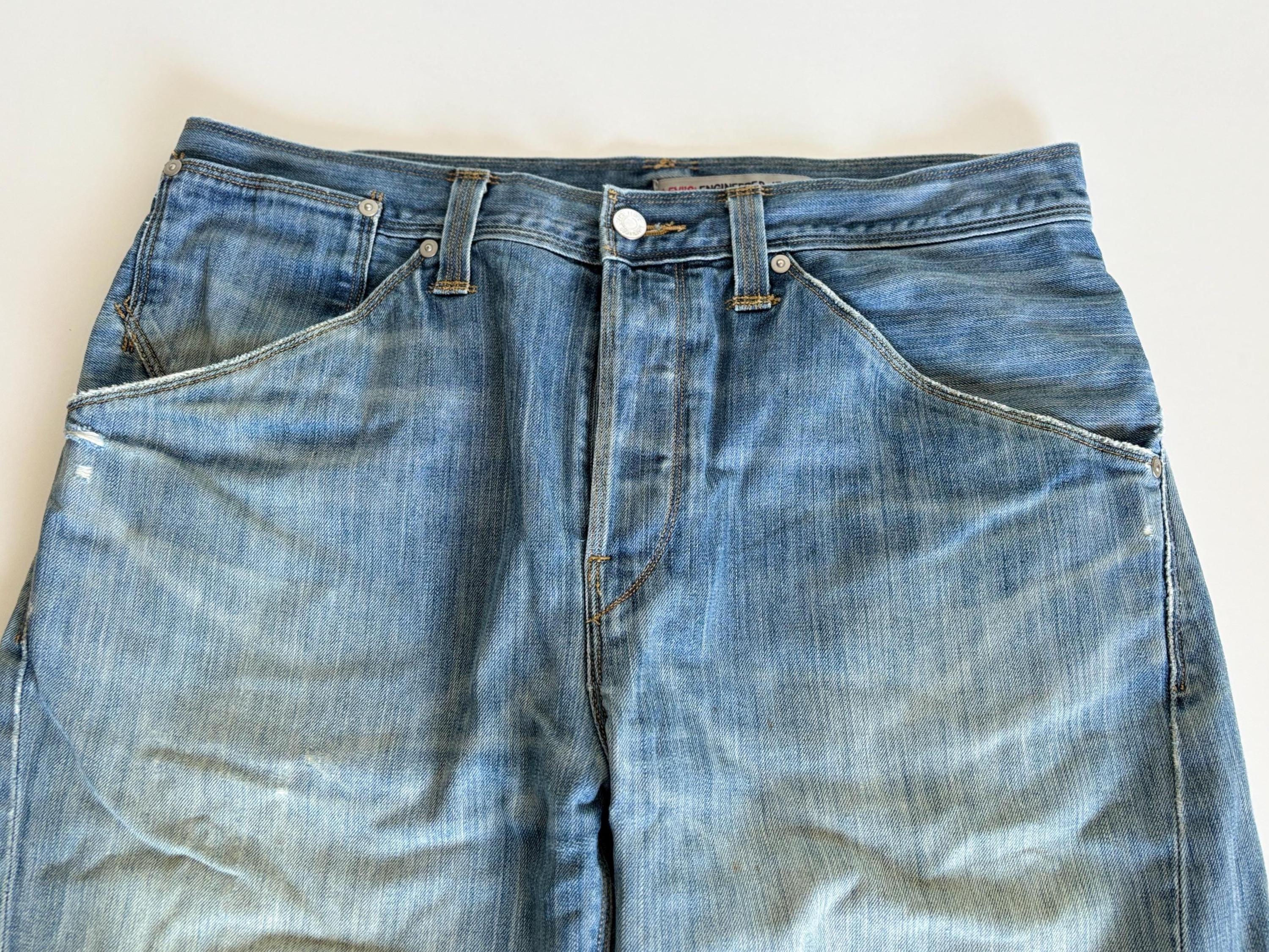 Vintage Levi's Engineered Jeans Shorts: Y2K Light Blue Denim, W34