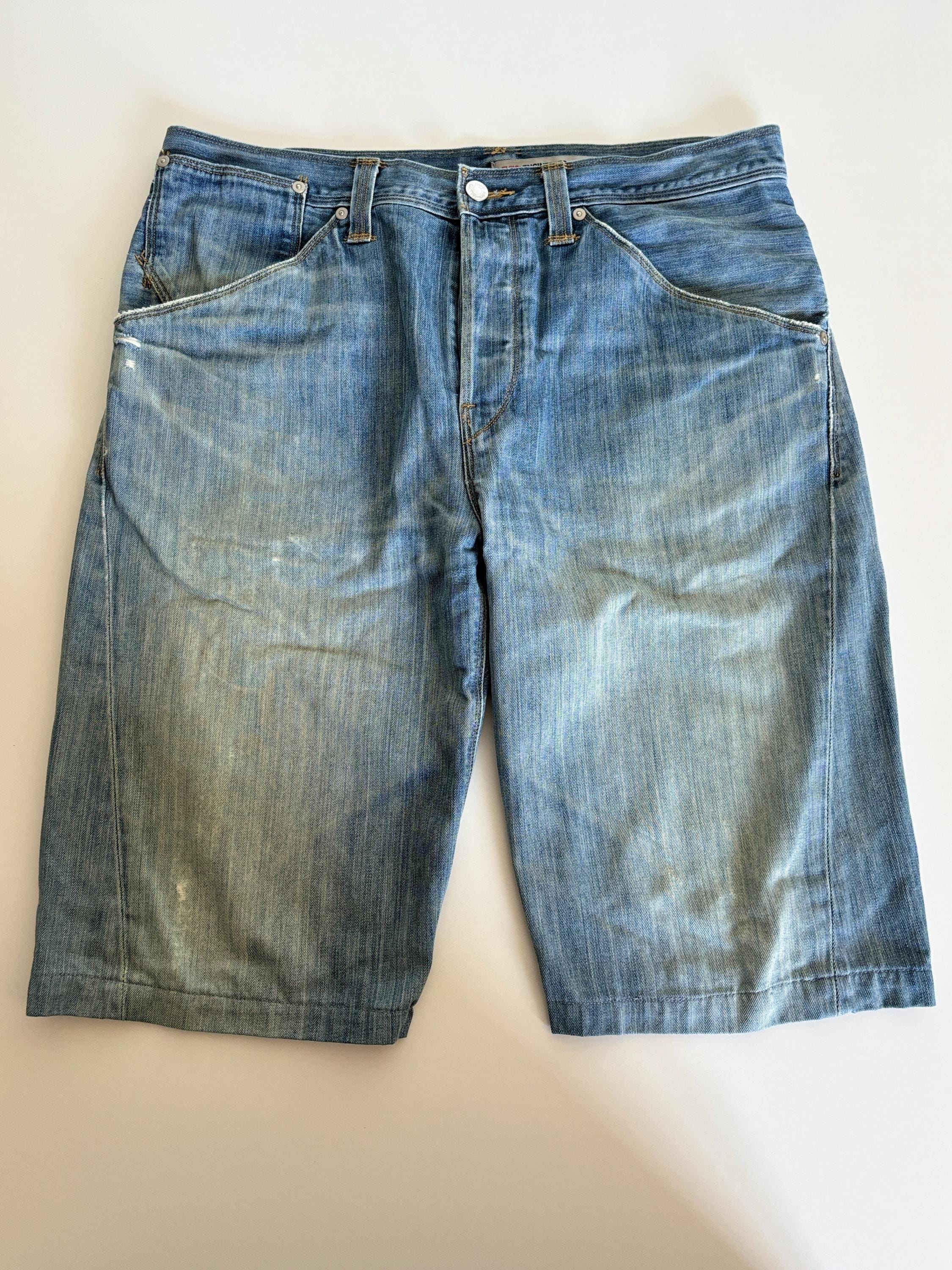 Vintage Levi's Engineered Jeans Shorts: Y2K Light Blue Denim, W34