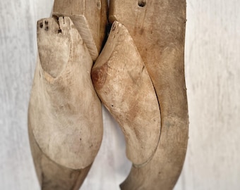 Vintage Wooden Shoe Lasts – Pair of Rustic Cobbler's Forms – Nordic Decor – Primitive Wall Hanging