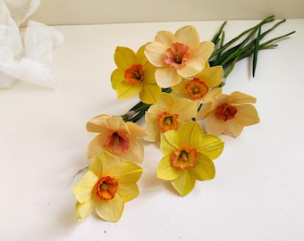Handmade Crepe Paper Daffodil Bouquet – Yellow & Peach Daffodil Flowers, Realistic Botanical Spring Decor