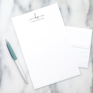 Personalized Writing Sheets with Envelopes for a Woman / Modern Stationery Paper with Envelopes / Custom Letter Writing Stationary Paper image 1