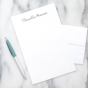 Personalized Letterhead with Envelopes for a Woman / Elegant Stationery Paper with Envelopes / Custom Letter Writing Stationary Paper