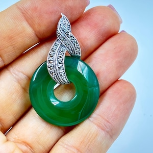 Sterling silver pendant for women with natural green agate and marcasite, art nouveau circle charm 4 cm/1.57in hand finished meaningful gift