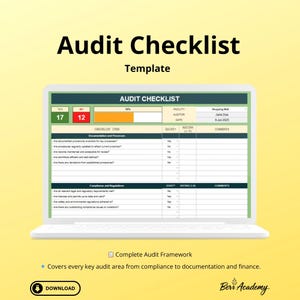 Op de afbeelding: Een witte laptop toont een "Audit Checklist" sjabloon. De checklist bevat secties voor documentatie, compliance en regelgeving. Het scherm toont een tabel met kolommen voor checklist items, bestaan, beoordeling en opmerkingen. De tekst "Complete Audit Framework" is ook zichtbaar.
