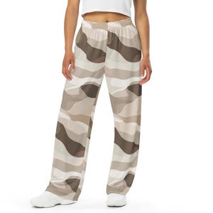 Unisex Wide-Leg Pants with Pockets – Neutral Camo Lounge Trousers – Earth Tone Streetwear