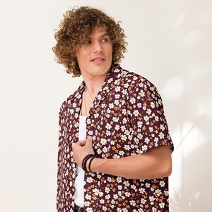 Unisex Floral Button-Up Shirt – Short Sleeve Floral Shirt – Tropical Summer Outfit