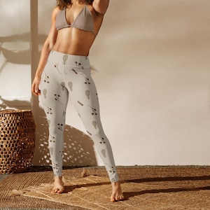 Vintage Floral Print Leggings – Yoga Tights with Pockets – Soft Pocket Leggings