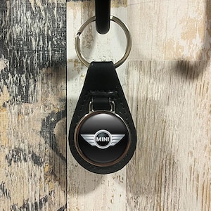 Mini Cooper Metal and Leather Keychain | Personalized Car Key Fob with Embossed Logo | Gift for Mini Lovers | Stylish Accessory Drivers