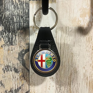 Alfa Romeo Stelvio Keychain | Personalized Metal Key Holder for Car Enthusiasts | SUV Keyfob Gift for Him | Driver Accessories