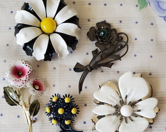 Lot of Vintage Brooches, Lot of Vintage Pins, Lot of Vintage Floral Brooches, Vintage Flower Brooches, Brooches, Lot of Vintage Flower Pins