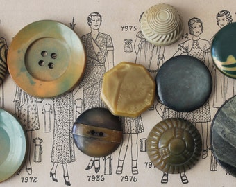 Lot of Vintage Buttons Lot of Vintage Celluloid Buttons Vintage Buttons Vintage Celluloid Buttons