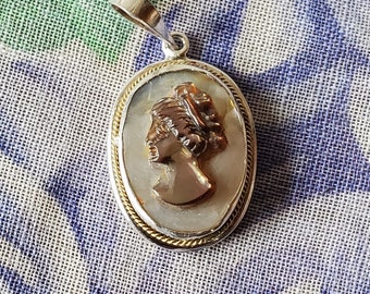 Vintage Sterling Shell Cameo Pendant, Sterling Carved Shell Cameo, Vintage Cameo, Vintage Small Sterling Carved Shell Cameo Necklace, Cameo