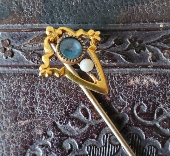 Antique Edwardian Blue Topaz Hat Pin, Gold and Top
