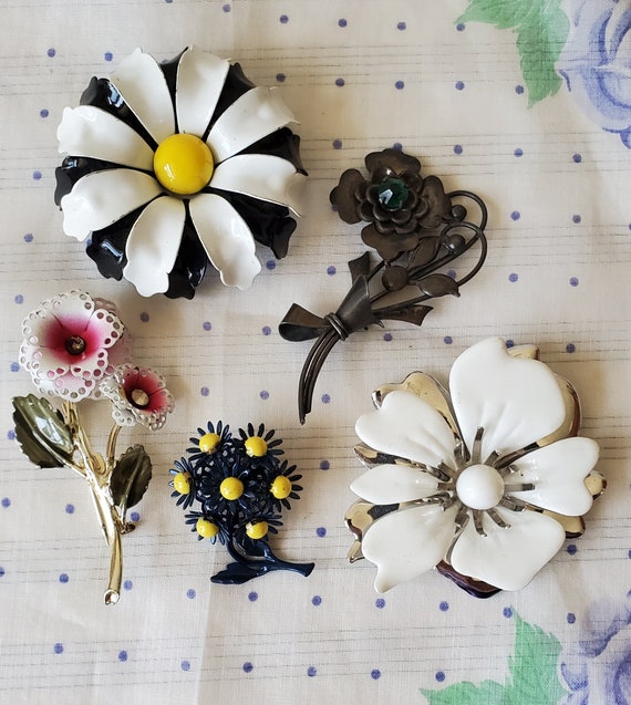 Lot of Vintage Brooches, Lot of Vintage Pins, Lot 