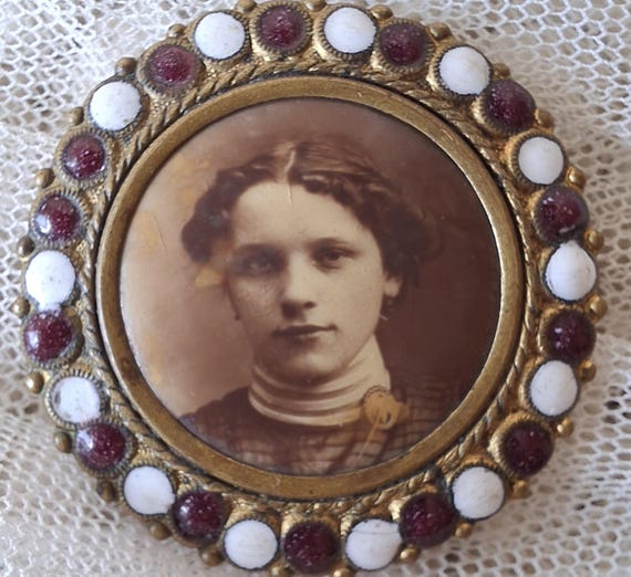 Antique Enamel Photo Pin, Antique Photo Brooch, Antique Enamel Portrait Photo Pin, Antique Victorian Photo Portrait Pin, Mourning Pin, Pin
