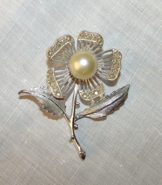 Sara Coventry Brooch, Flower Brooch, Vintage Jewe… - image 1