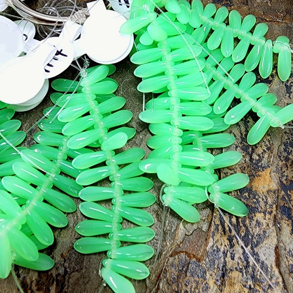 Lime, Mint, Opal, Glow, Mini Daggers, 10x3mm, Uranium Glass, VINTAGE, Czech Glass, 25 pieces, Priced per strand