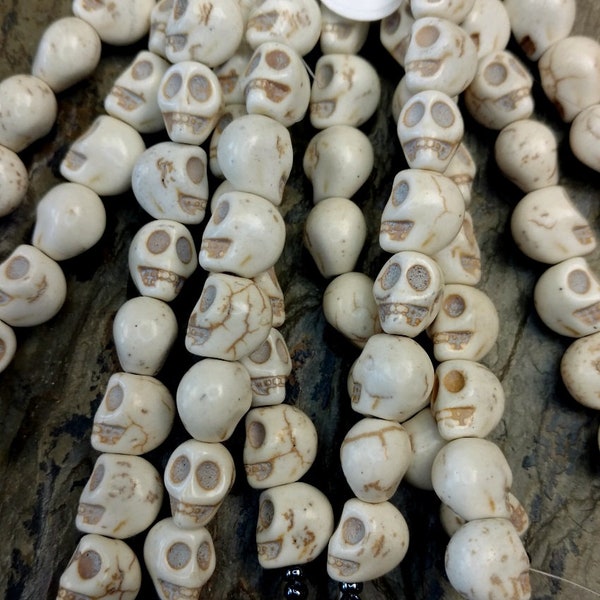 Skull, Hand Carved, 10mm, White, Magnesite, Natural White, 5 pieces per set, Priced per Set