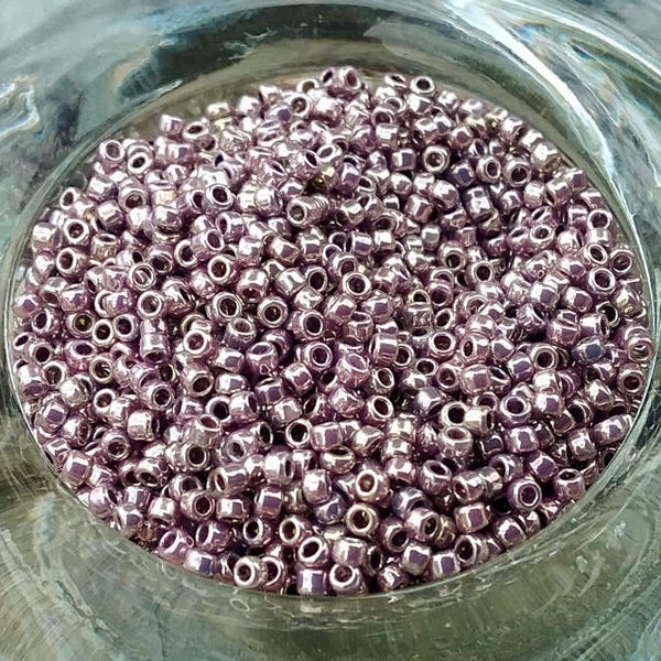 Matsuno, Perlas de semillas, 11/0, Rocaille, Lavanda metálica, tubo de 3" por bolsa, Precio por bolsa
