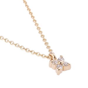 14k Gold Diamond Flower Necklace: Minimalist Floral Pendant