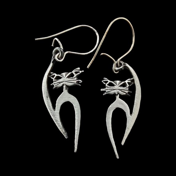 Arched Cat Earrings