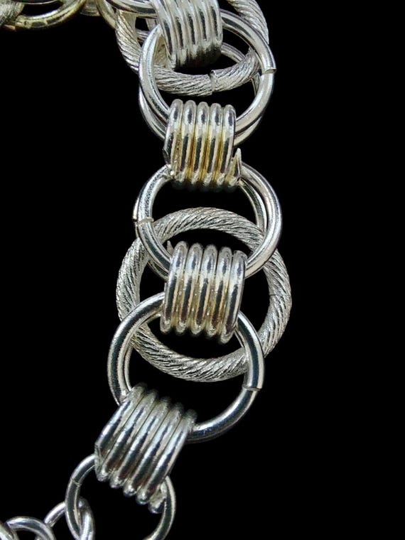 Silver Interlocking Links Bracelet - image 3