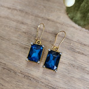 Blue Gemstone Gold Dangle Earrings: Elegant Statement Jewelry