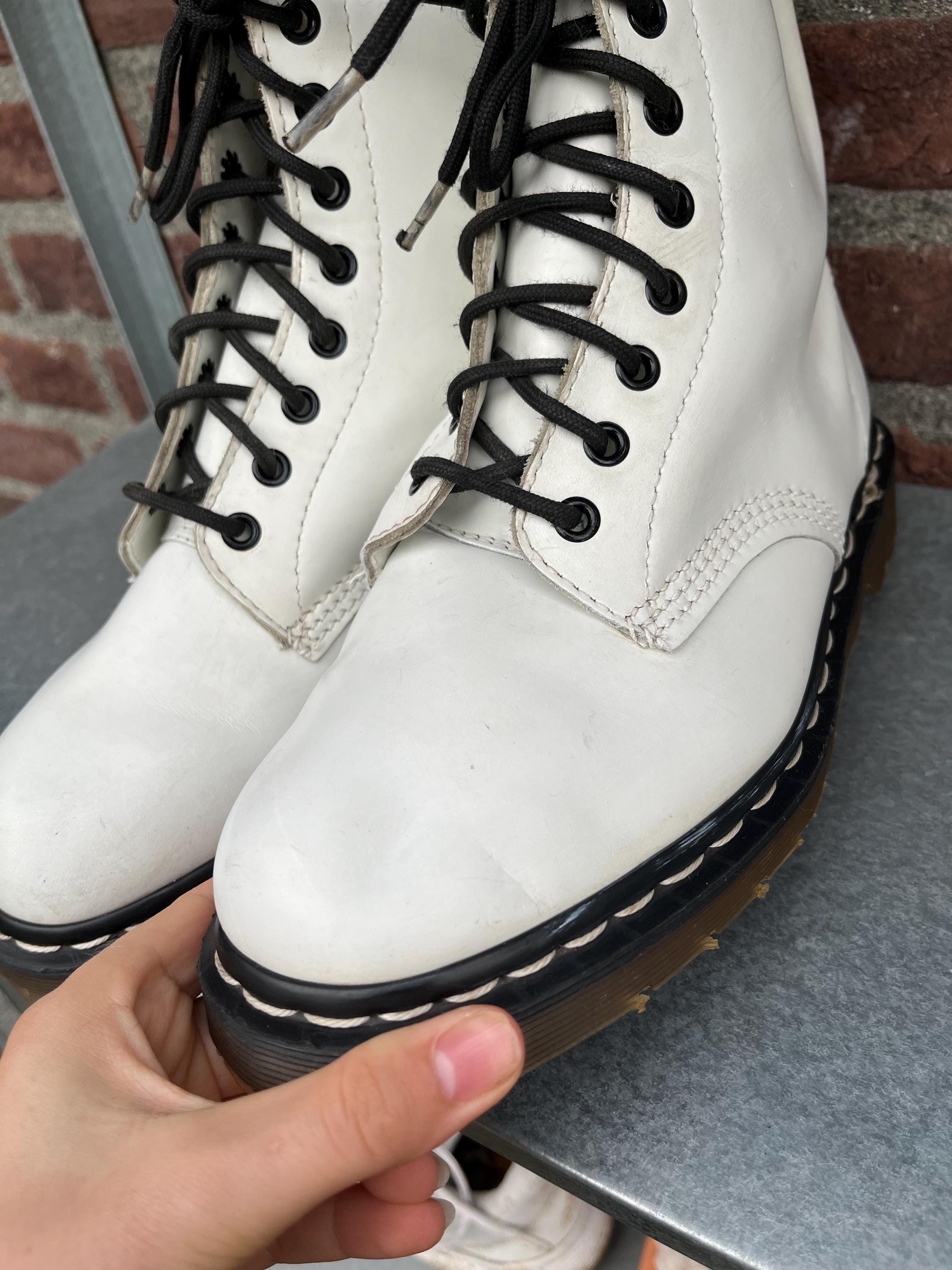 Vintage Dr. Martens 1460 MIE White Stitch - Made in England - Uk 7 
