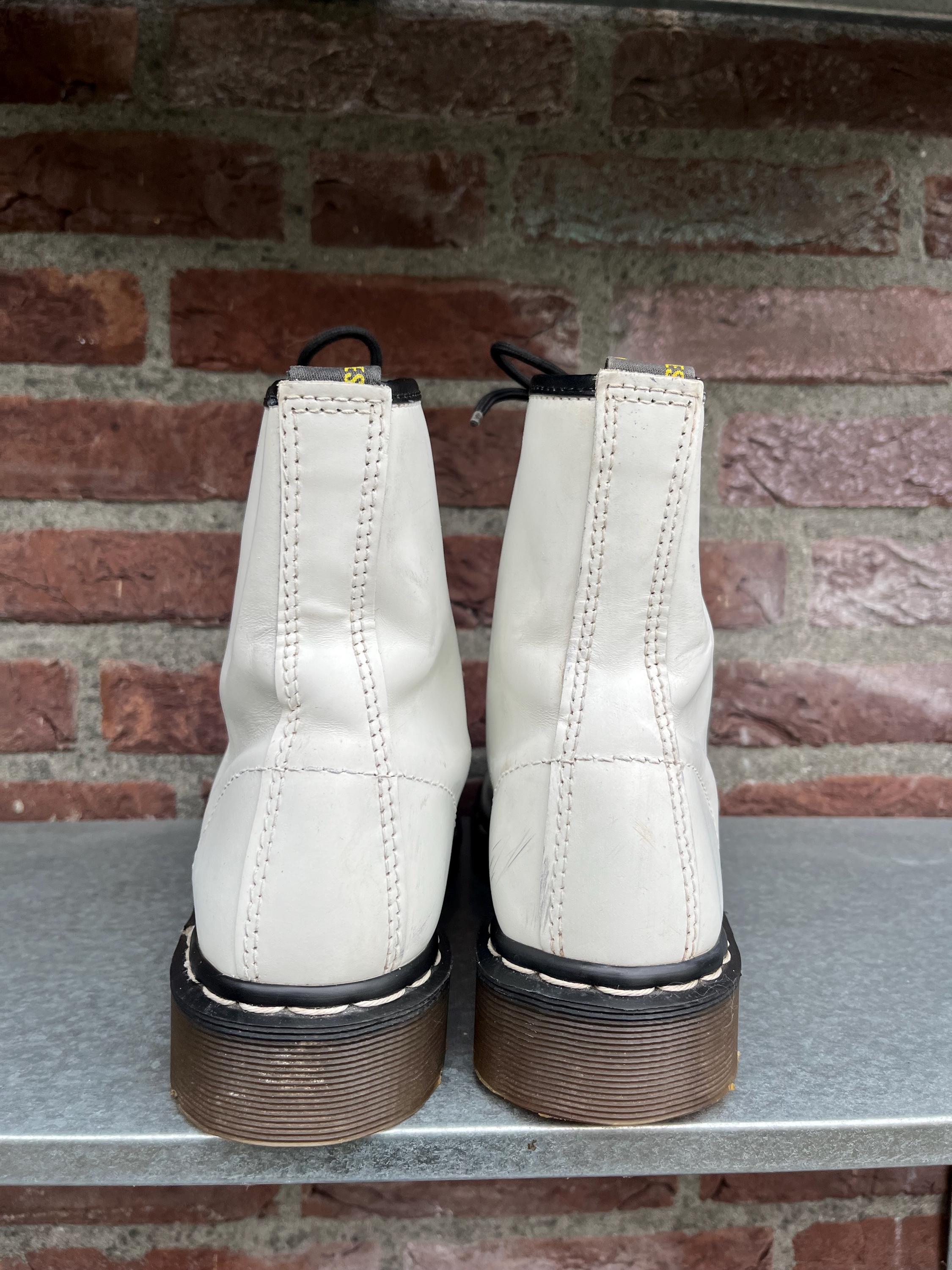 Vintage Dr. Martens 1460 MIE White Stitch - Made in England - Uk 7 