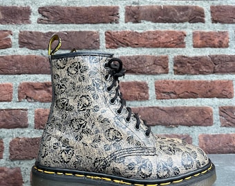 Dr. Martens 1460 MIE Vintage roses - Made in England - 90’s - Size Uk 4/ Eu 37 - Runs small