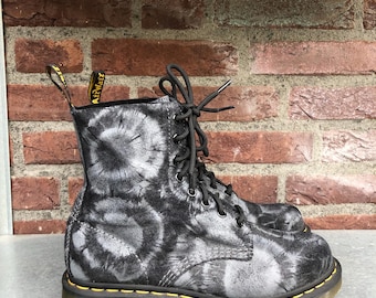 Dr. Martens 1460 Pascal Batik – Gebraucht – Wie neu – Größe UK 6,5 / EU 40
