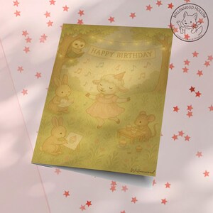 Biglietto di auguri di compleanno con agnello in formato A4, scaricabile digitalmente, stampabile per bambini, con acquerello, simpatico agnello danzante, libro di fiabe fantasioso, design per feste con animali.