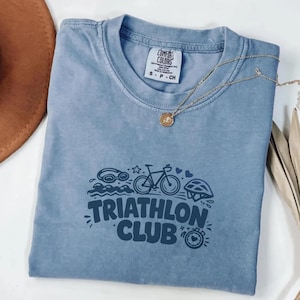 Comfort Colors Triathlon Club Shirt, T-Shirt for Triathletes, Running, Cycling, Swimming Gift for Fan
