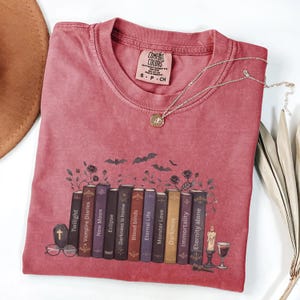 Retro Vampire Shirt, Twilight Fans Tee, Vampires Wolves Romance Shirt, Vintage Book Movie TShirt image 5