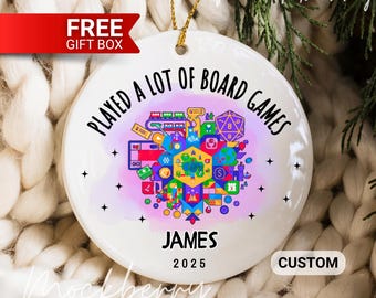 Adorno navideño personalizado para amantes de los juegos de mesa. Ideal para decorar sesiones de rol. Perfecto para una noche de juegos de mesa o como recuerdo navideño.